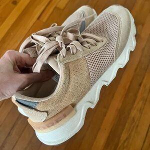 Sorel Women's Beige and Grey Sneakers | Size 7 | Lightweight | Tan